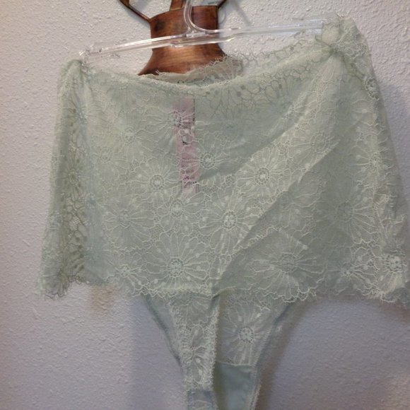 VICTORIA'S Secret High Waisted High Rise Lace Thong Green Panties Size Medium - Picture 10 of 11